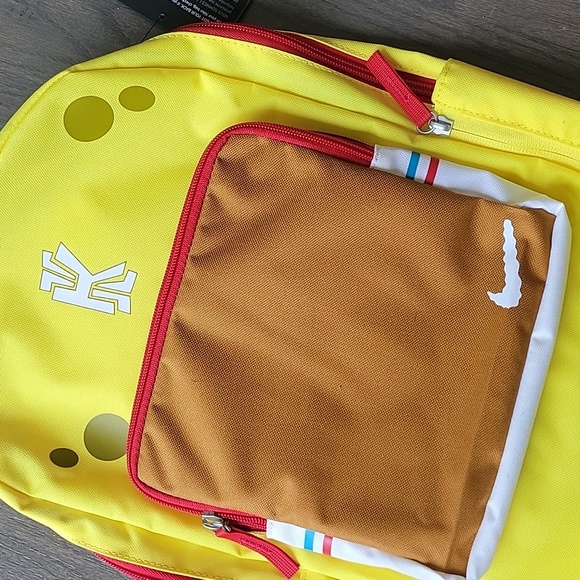 COPY - Nike Kyrie Spongbob backpack. - Picture 4 of 6